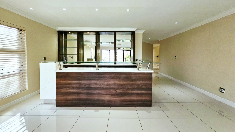 5 Bedroom Property for Sale in Kiepersol Free State